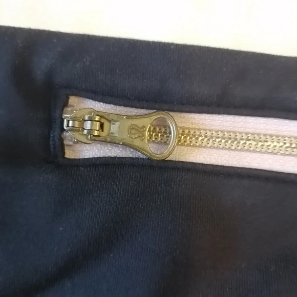 Lululemon Sweaty or Not Crop 21" Full-On Luxtreme Watermark Black Pink Leopard 4 - Picture 13 of 16